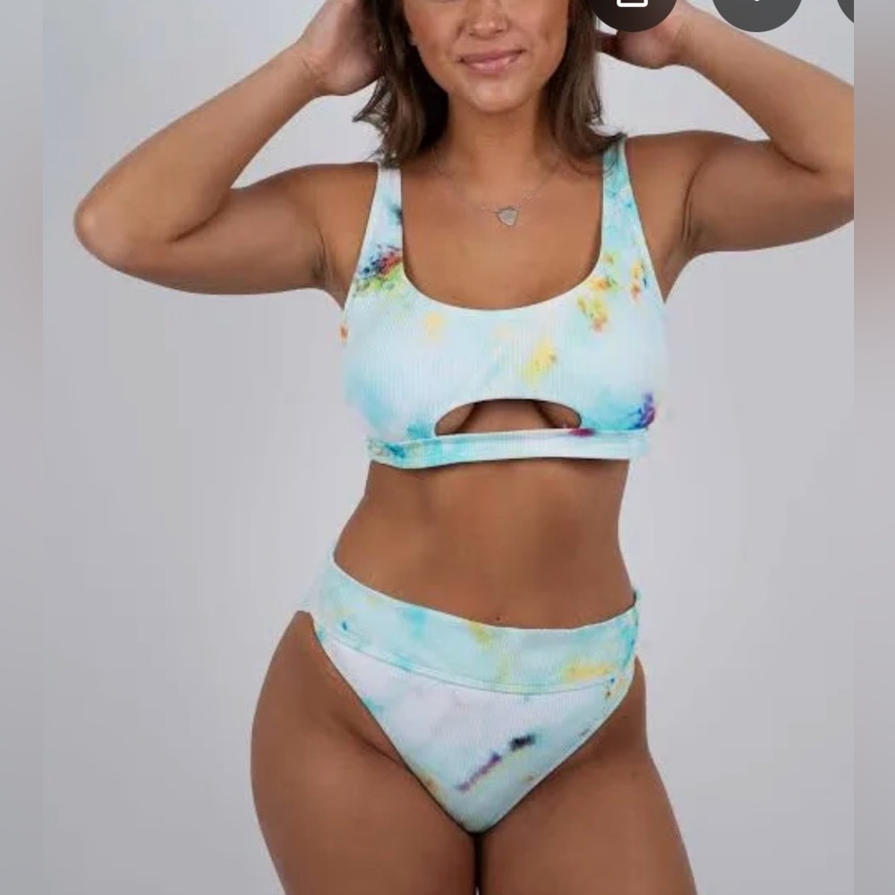 Blushing Brunette boutique swimsuit. XL.